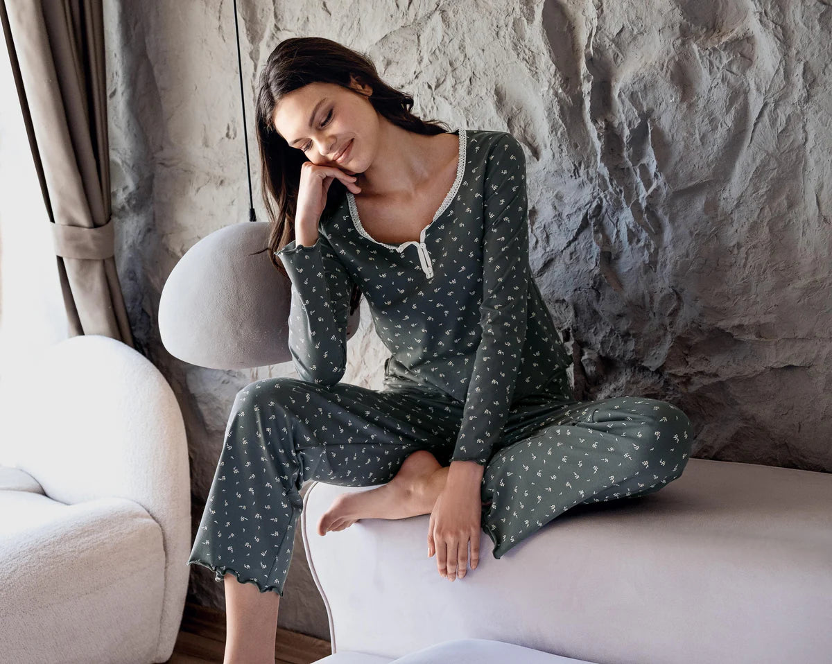 Women's Green Long-Sleeve Patterned Buttoned Flexible Cotton Pajama Set