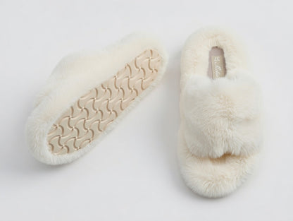 Cozy Plush Faux Fur Slippers - Ivory White