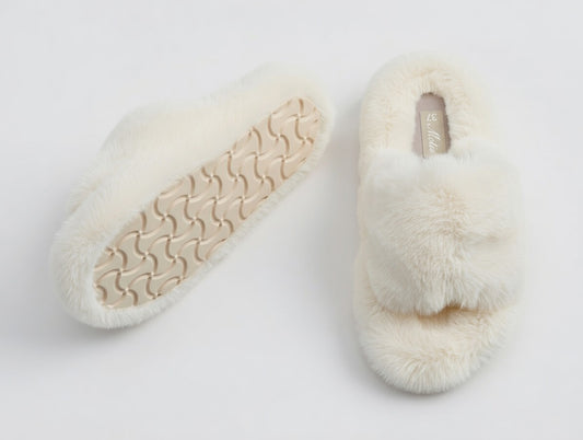 Cozy Plush Faux Fur Slippers - Ivory White